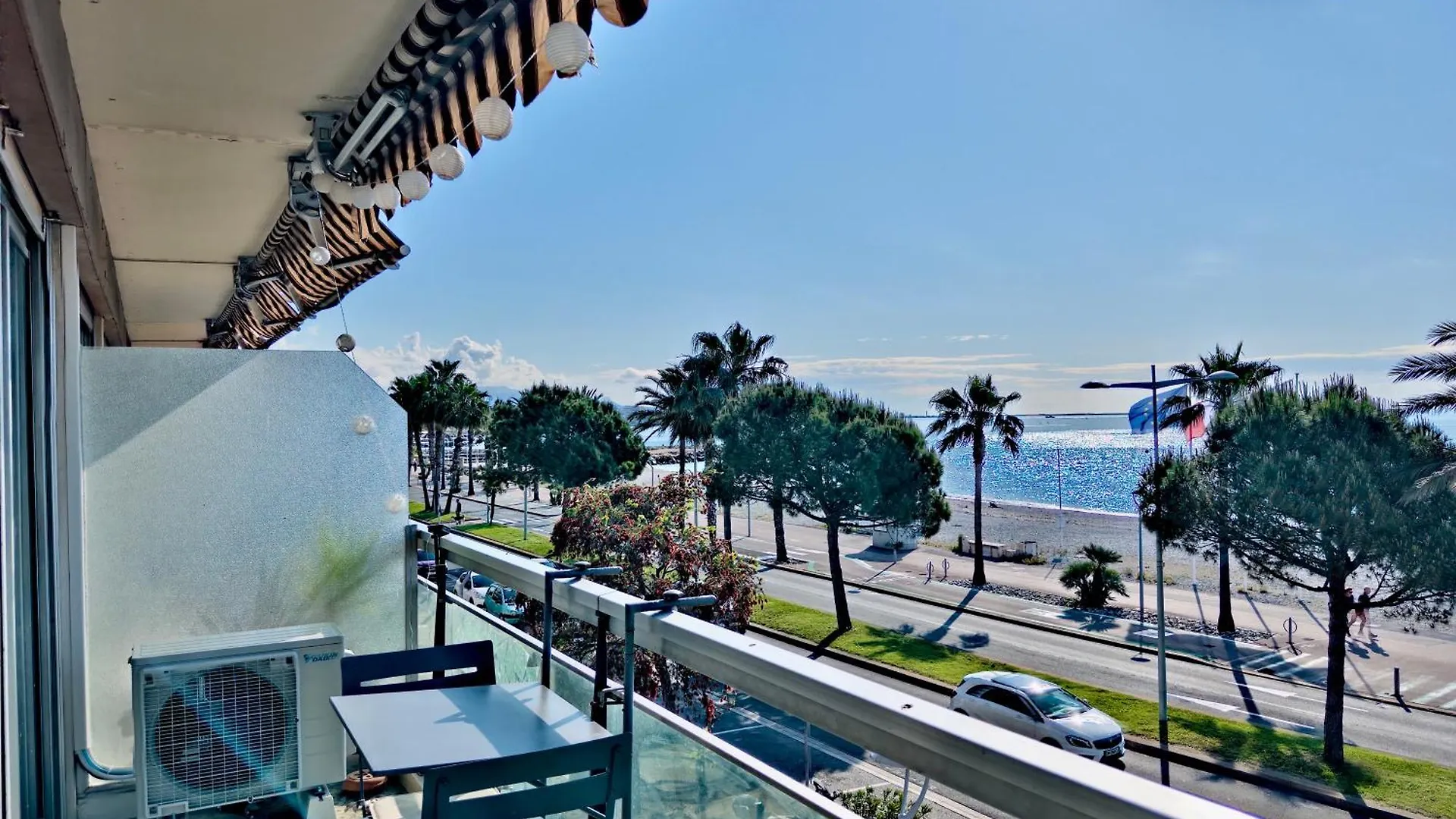 Panoramic Sea View Studio 24H Checkin カーニュ・シュル・メール フランス