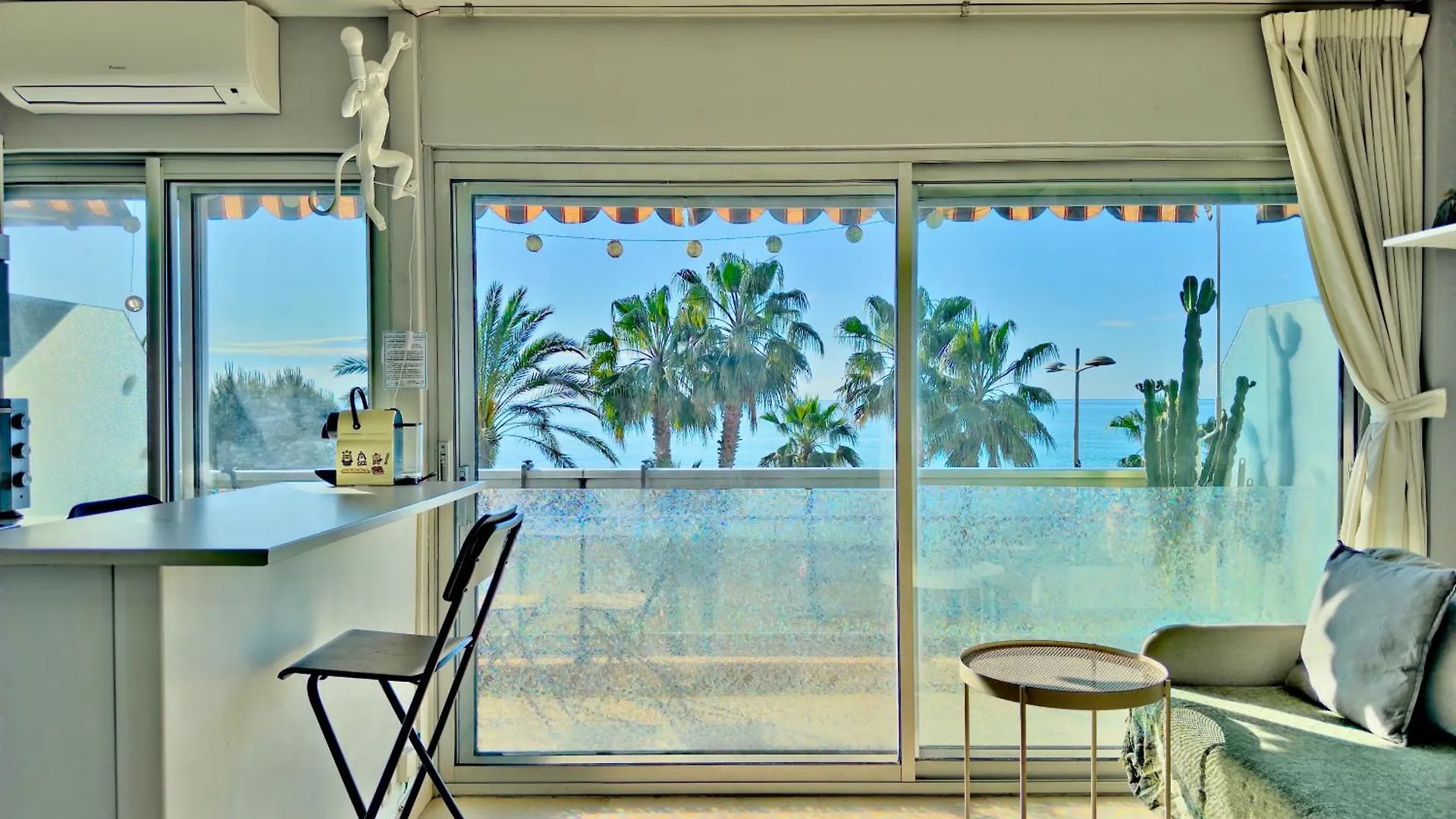 Panoramic Sea View Studio 24H Checkin Cagnes-sur-Mer